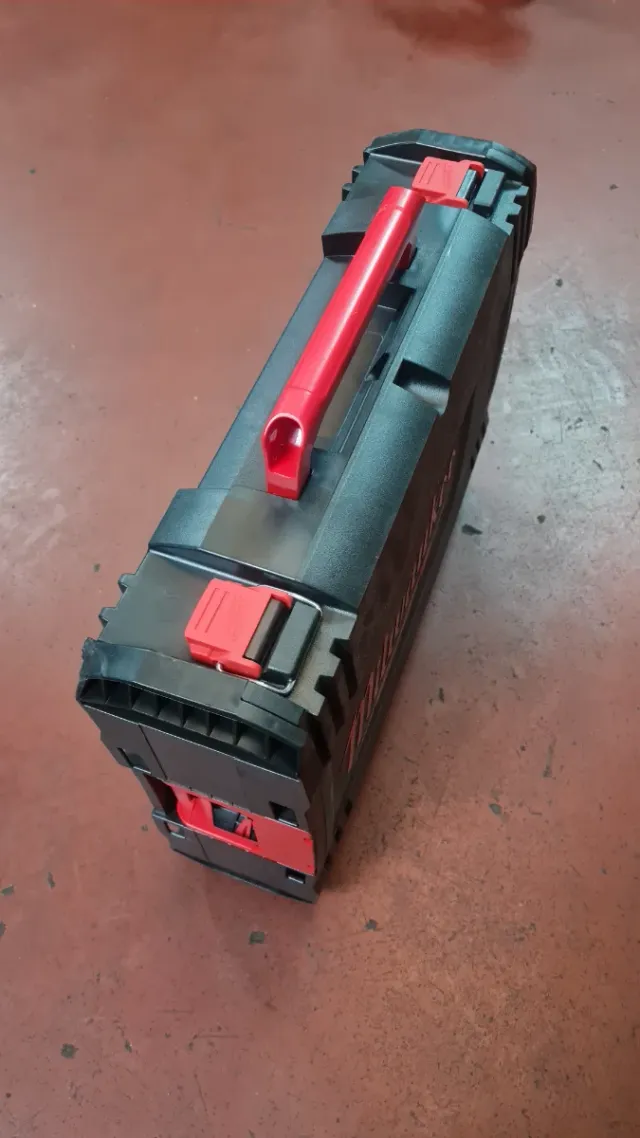 Maleta radial Milwaukee como nueva