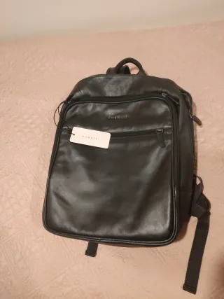 Mochila Bugatti Corso Cuero Negra Nueva