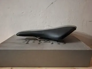 Sillín Fizik Arione R3 K:IUM Rail 185g