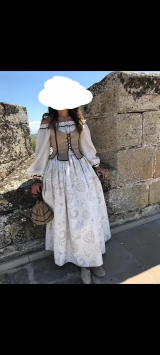 Traje medieval beige y blanco talla 34 36