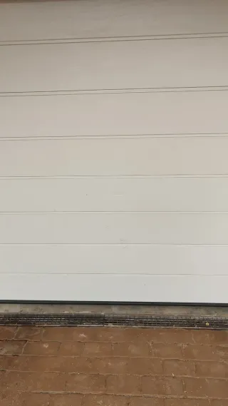 Puerta seccional de garaje Hormann completa