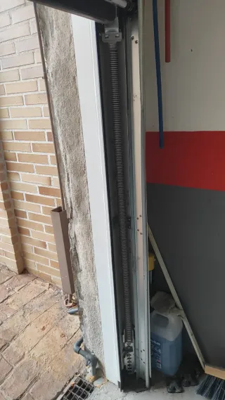 Puerta seccional de garaje Hormann completa