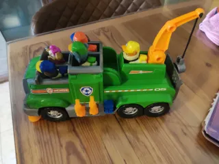 Camión Patrulla Canina con figuras