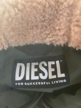 Parka Diesel verde, top y lista para estrenar.