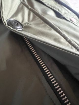 Parka Diesel verde, top y lista para estrenar.