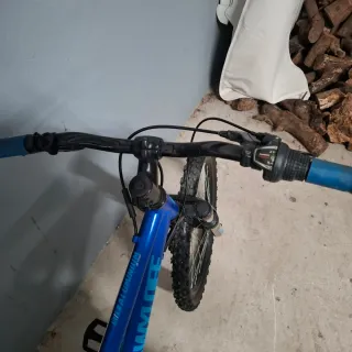 Bicicleta infantil azul 5-10 años