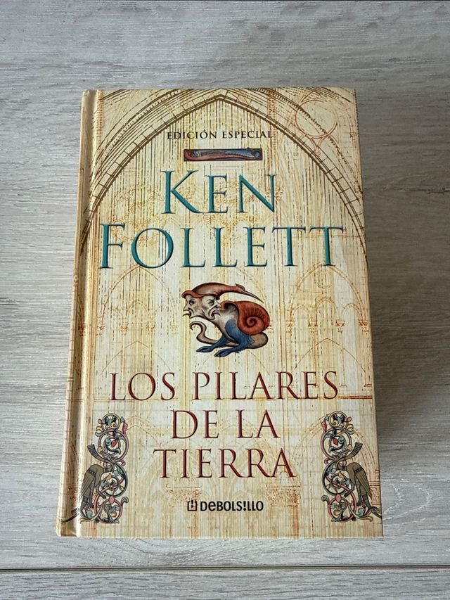 Los pilares de la Tierra (Best Seller) (Spanish...