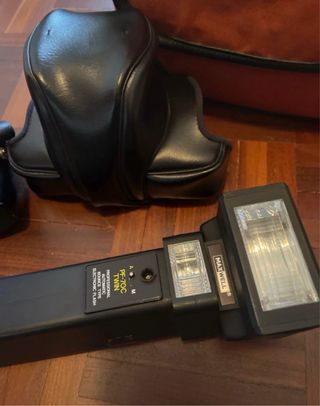 Macchina fotografica Petri con borsa e flash