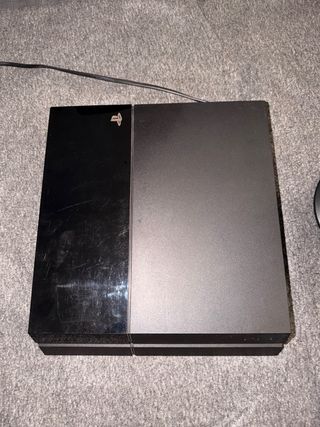 PS4 500GB + Base Carga Dual para 2 mandos