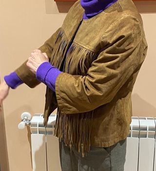 Chaqueta ante de flecos Mango