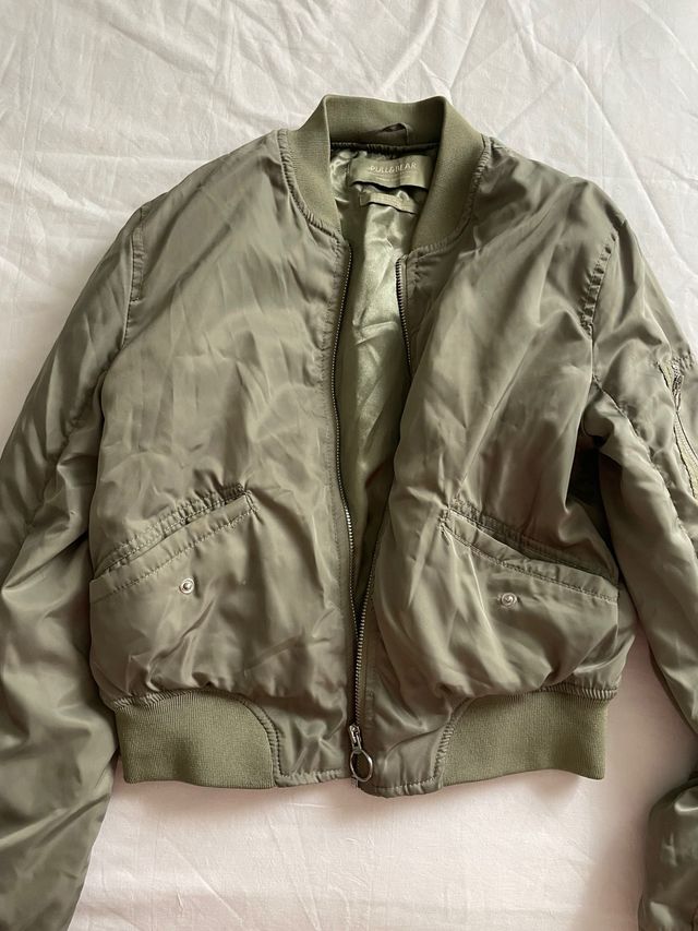 Chaqueta bomber Pull&Bear verde oliva