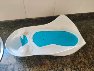Adaptador bañera bebé azul y blanco