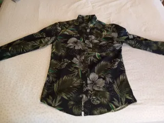 4 Camisas desigual y Pull&Bear Talla M Estampado