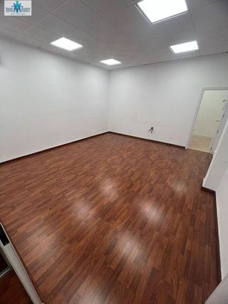 Oficina en alquiler en Santa Cruz - Industria - Polígono Campollano en Albacete