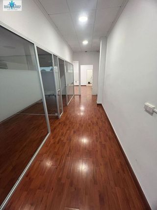 Oficina en alquiler en Santa Cruz - Industria - Polígono Campollano en Albacete