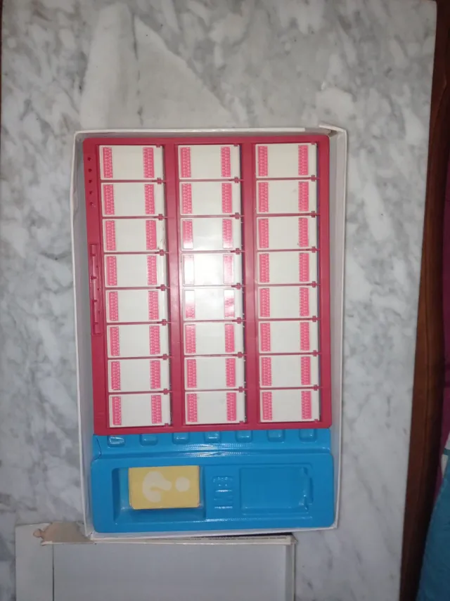 Juego de mesa ¿Quién es Quién? MB