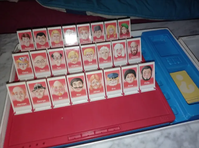 Juego de mesa ¿Quién es Quién? MB