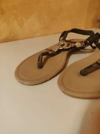 Sandali neri e oro con strass