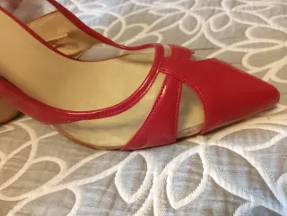 Zapatos de tacón Zara Basic rojos