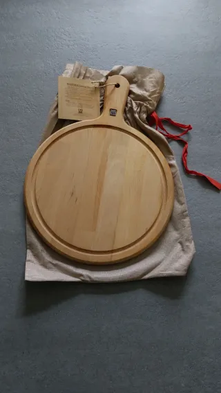 Tagliere rotondo in legno Montana