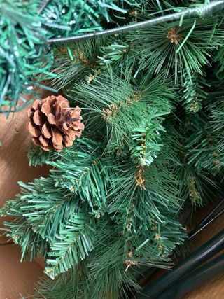 Árbol Navidad con dos tipos de ramas y LUCES