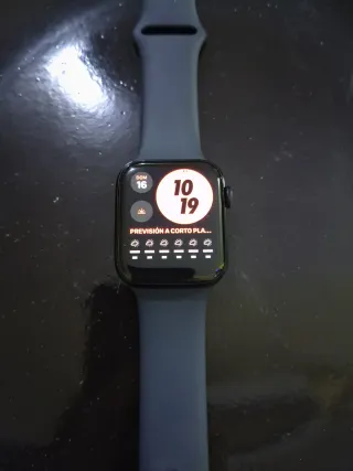 Reloj Swatch Azul y Plateado y WATCH SE3  DE APPLE