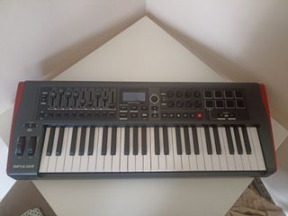 Novation Impulse 49 Teclas