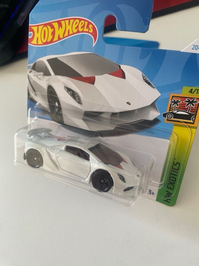 Auto giocattolo Hot Wheels Lamborghini Sesto Elemento