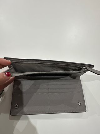 Cartera Michael Kors Gris con Billetera Extraíble
