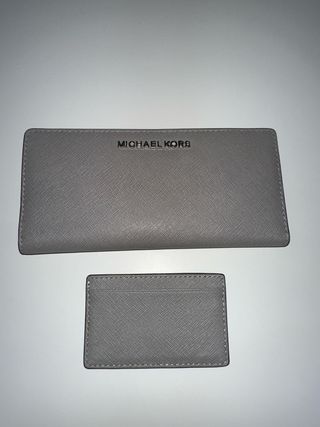 Cartera Michael Kors Gris con Billetera Extraíble