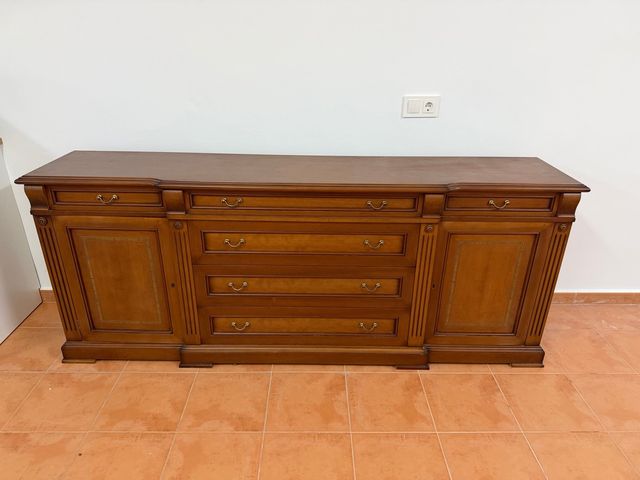 Mueble aparador antiguo de comedor