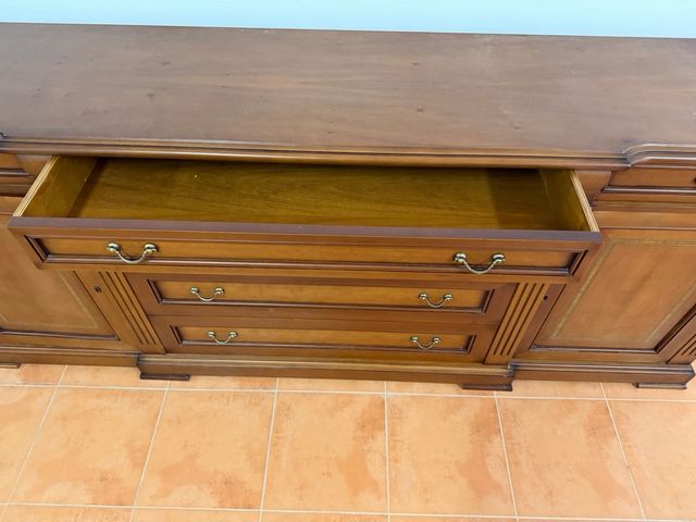 Mueble aparador antiguo de comedor