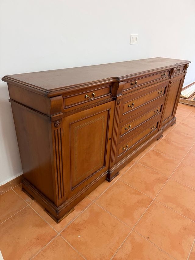 Mueble aparador antiguo de comedor