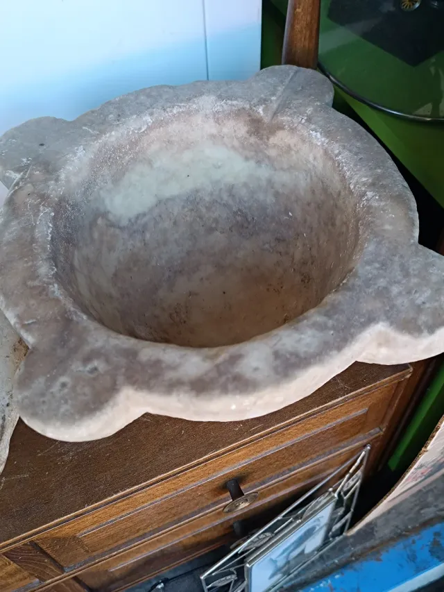 Mortero de piedra antiguo