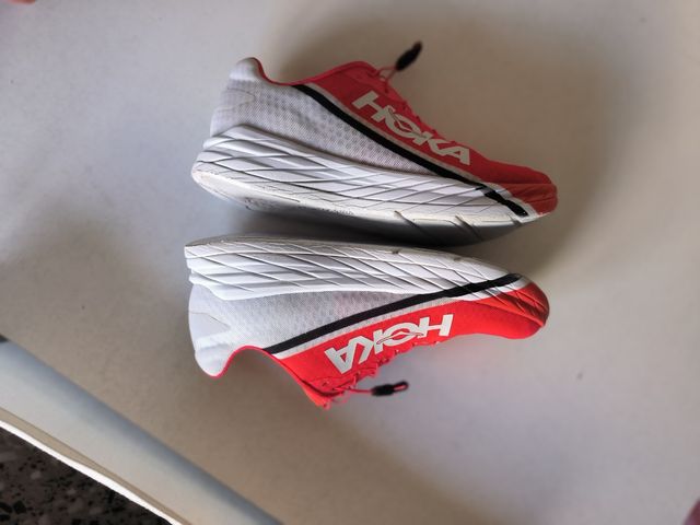 Zapatillas Hoka M rocket X Rojas.