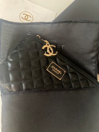 Neceser Chanel Negro Dorado