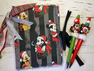 Libreta Mickey Navidad y 2 bolígrafos