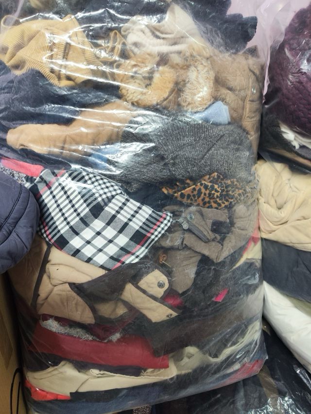 Lote Ropa Mujer Hombre Niños - Venta por Kilo