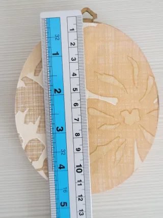 Cornice ovale dorata con ritratto