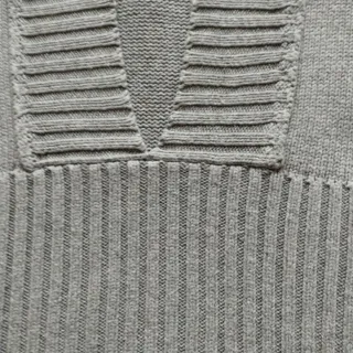 Chaleco de punto gris