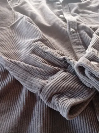 Camisa Zara Corduroy Gris/Verde Oliva