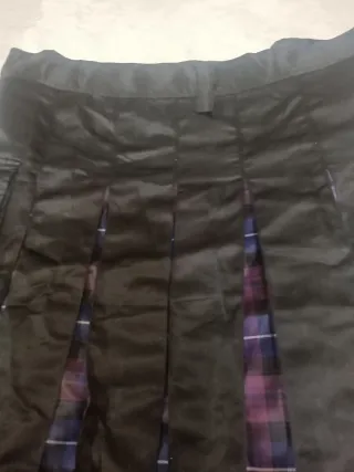 Falda Plisada Escocesa Negra y Morada  cintura 52