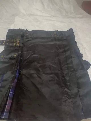 Falda Plisada Escocesa Negra y Morada  cintura 52