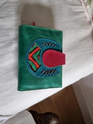 Cartera de cuero colombiana