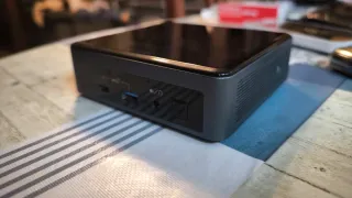 Intel NUC 10 i5 10210U 16GB RAM 256GB Nvme