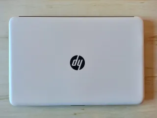 HP 15-Ay049ns Portátil Blanco