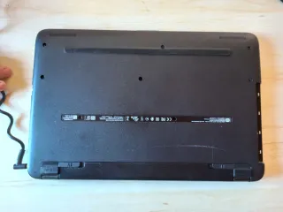 HP 15-Ay049ns Portátil Blanco