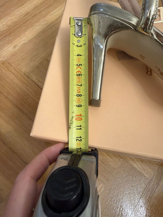 Zapatos de fiesta dorados Menbur T.37