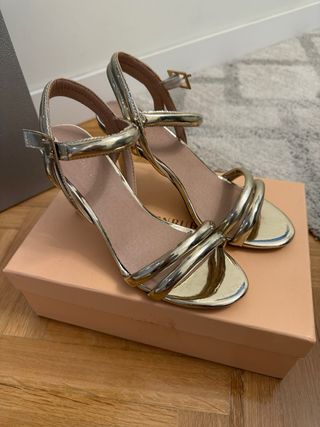 Zapatos de fiesta dorados Menbur T.37