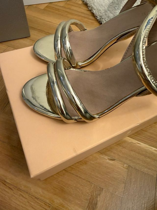 Zapatos de fiesta dorados Menbur T.37